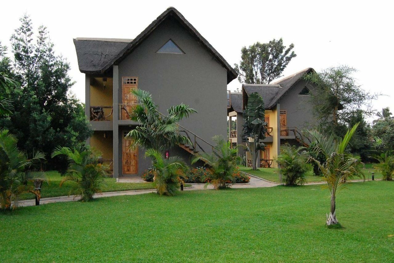 Weru Weru River Lodge Dış mekan fotoğraf